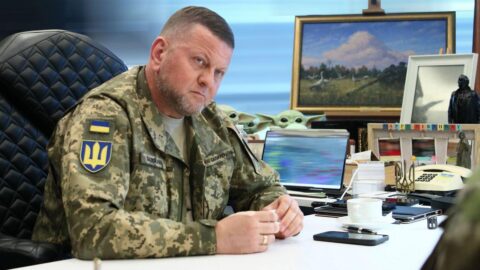 Bývalý velitel ukrajinské armády Valerij Zalužnyj nyní slouží jako ukrajinský velvyslanec ve Velké Británii.