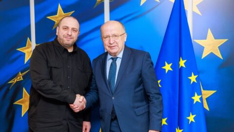 Eurokomisař pro obranu Andrius Kubilius po jednání s ukrajinským ministrem obrany Rustemem Umerovem.